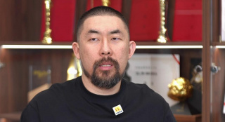 欧美喝尿调教